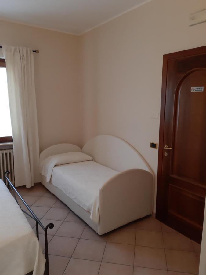 Sweet House Only Rooms Peschiera del Garda Exterior photo